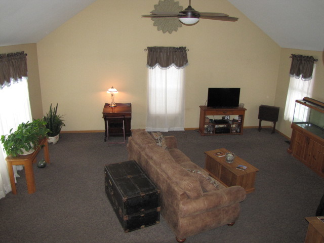 512 Chestnut Ln, Peotone, IL 60468 photo 2
