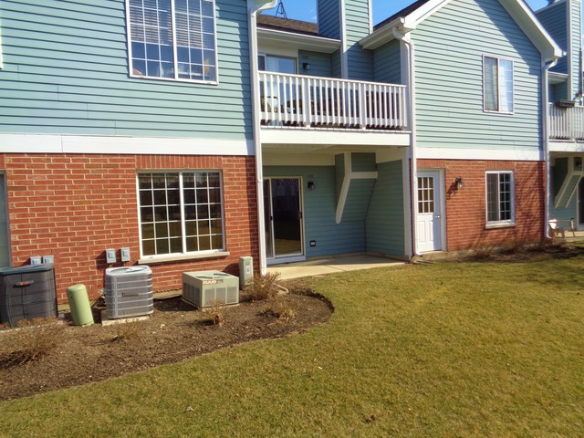 879 Nelli Ct #102, Naperville, IL 60563 photo 2