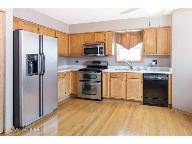 4302 Glenlo Dr, Plainfield, IL 60586 photo 3