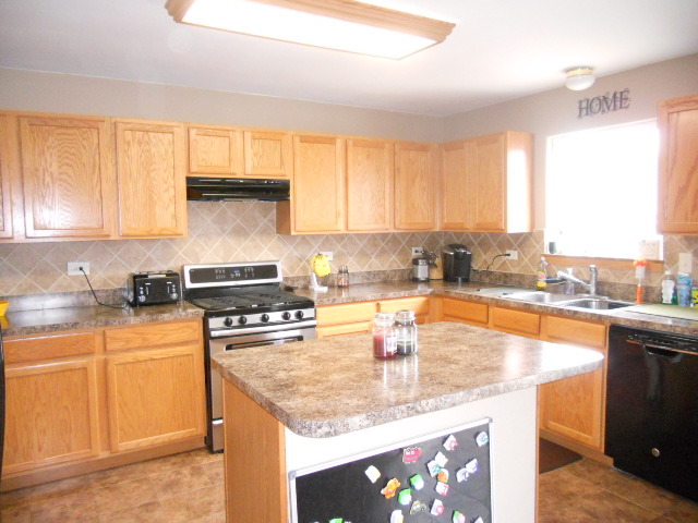 6800 Desert Dr, Plainfield, IL 60586 photo 9