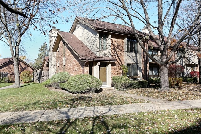 34 Kyle Ct, Willowbrook, IL 60527 photo 1