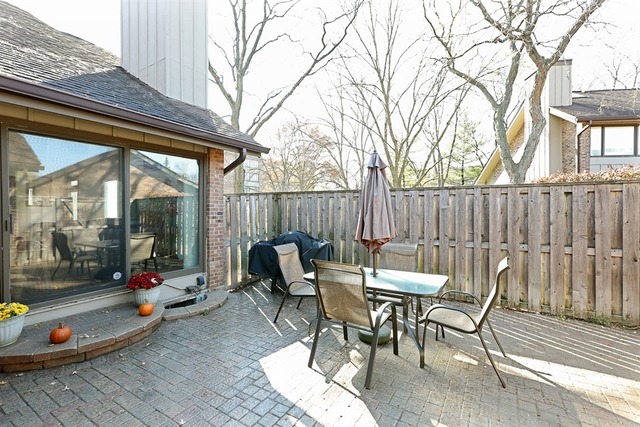 34 Kyle Ct, Willowbrook, IL 60527 photo 15