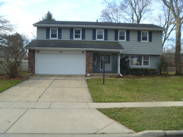 1421 Maple Ln, Elgin, IL 60123 photo 2