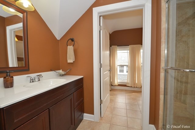 447 Oak St, Elgin, IL 60123 photo 12