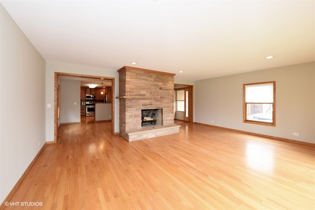 467 Loudon Rd, Riverside, IL 60546 photo 3