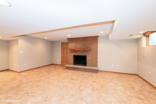 467 Loudon Rd, Riverside, IL 60546 photo 12