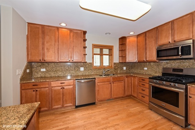 467 Loudon Rd, Riverside, IL 60546 photo 5