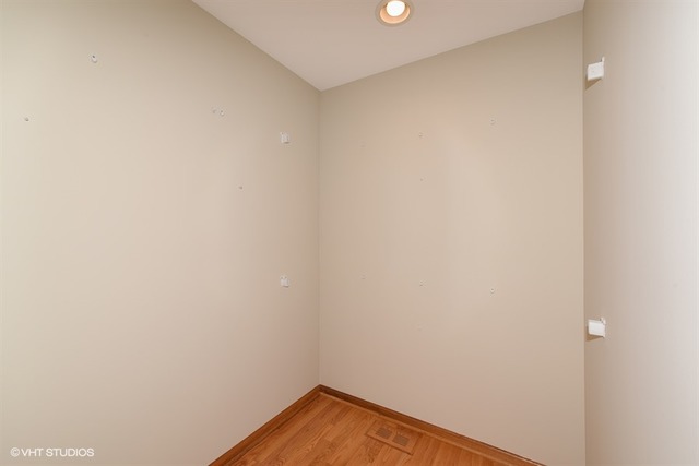 467 Loudon Rd, Riverside, IL 60546 photo 8