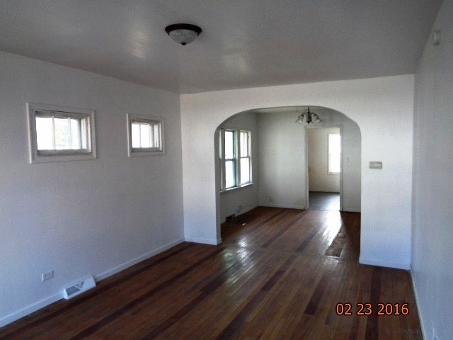 1908 E Washington St, Joliet, IL 60433 photo 4