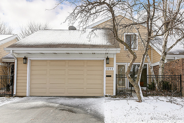 2094 Creekside Dr, Wheaton, IL 60189 photo 1