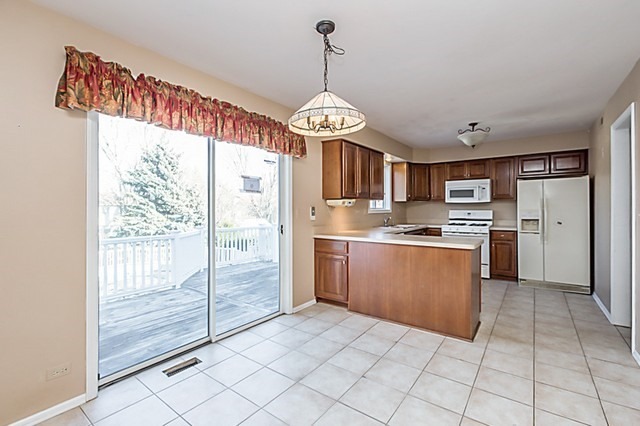 75 Georgetown Dr, Cary, IL 60013 photo 9