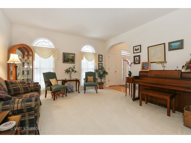 11636 Cinema Dr, Plainfield, IL 60585 photo 3