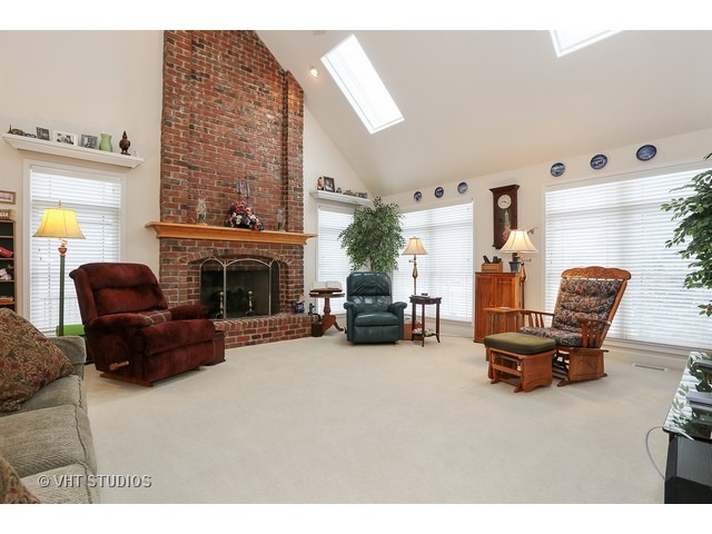 11636 Cinema Dr, Plainfield, IL 60585 photo 5