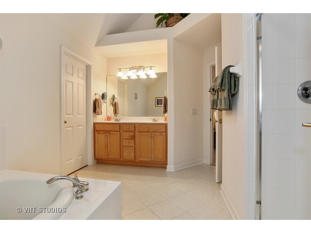 11636 Cinema Dr, Plainfield, IL 60585 photo 7