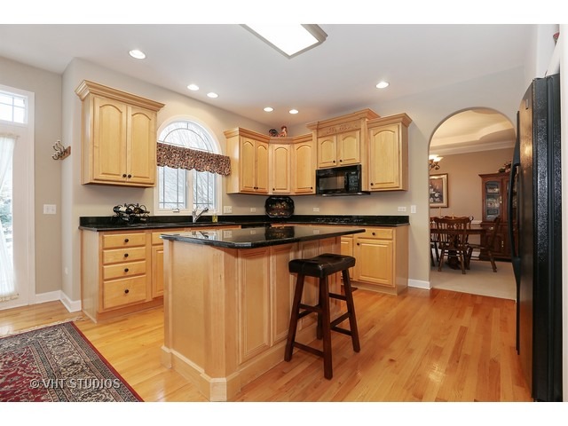11636 Cinema Dr, Plainfield, IL 60585 photo 4
