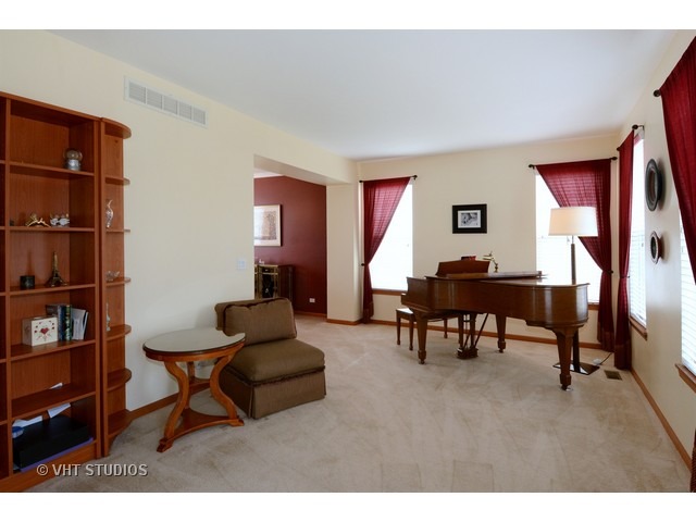 1650 Mcdowell Ave, Aurora, IL 60504 photo 3