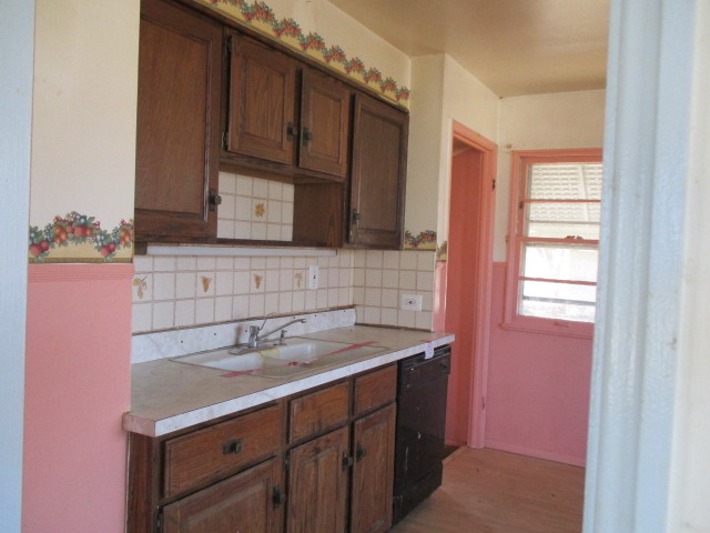 1300 Howard Ave, Berkeley, IL 60163 photo 3