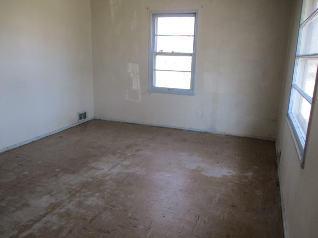 1300 Howard Ave, Berkeley, IL 60163 photo 2