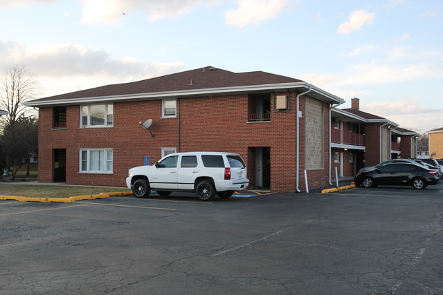 101 Dover Dr #9, Des Plaines, IL 60018 photo 2