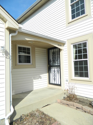 4330 Lombardy Ln, Hoffman Estates, IL 60192 photo 2