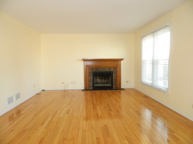4330 Lombardy Ln, Hoffman Estates, IL 60192 photo 12