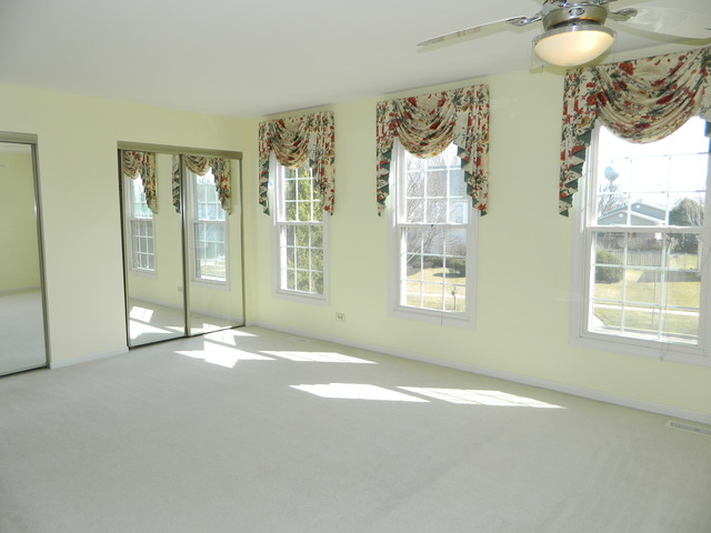 4330 Lombardy Ln, Hoffman Estates, IL 60192 photo 14