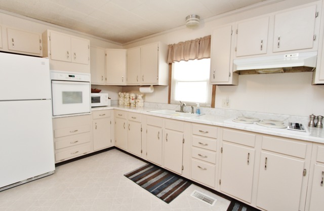 184 N Main St, Seneca, IL 61360 photo 4