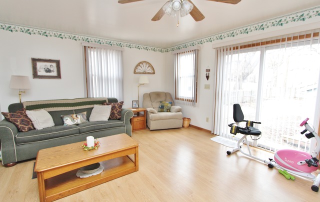 184 N Main St, Seneca, IL 61360 photo 5