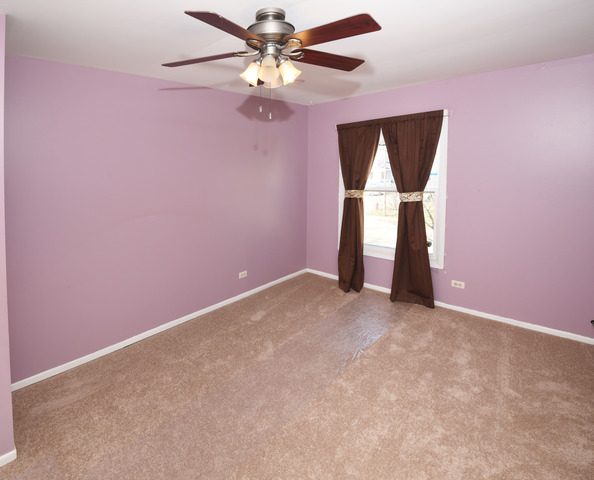 1908 Georgetown Ln, Hoffman Estates, IL 60169 photo 9