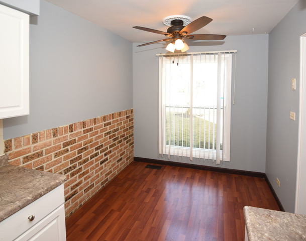 1908 Georgetown Ln, Hoffman Estates, IL 60169 photo 5
