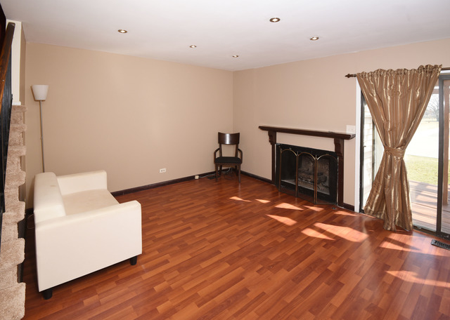 1908 Georgetown Ln, Hoffman Estates, IL 60169 photo 7