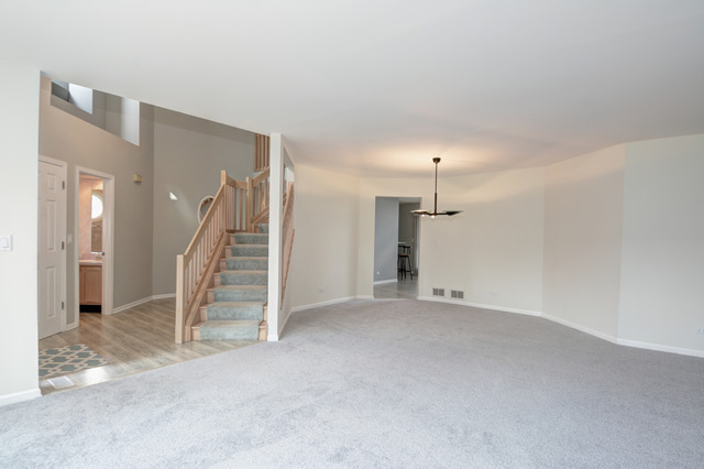 605 Denoyer Trl, Wheeling, IL 60090 photo 5