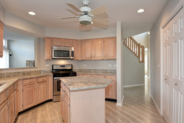 605 Denoyer Trl, Wheeling, IL 60090 photo 10