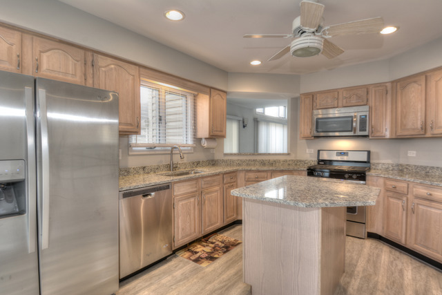 605 Denoyer Trl, Wheeling, IL 60090 photo 9