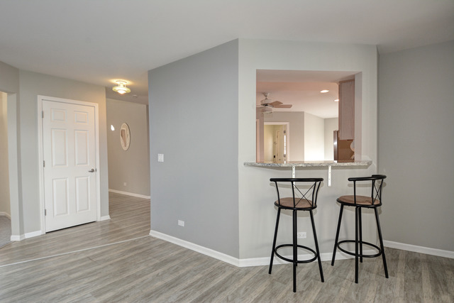 605 Denoyer Trl, Wheeling, IL 60090 photo 8