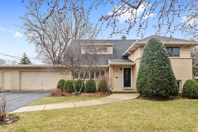 901 E Council Trl, Mount Prospect, IL 60056 photo 1