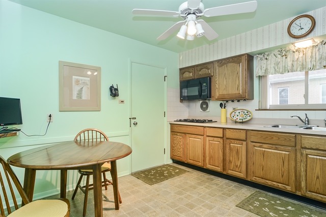 901 E Council Trl, Mount Prospect, IL 60056 photo 9
