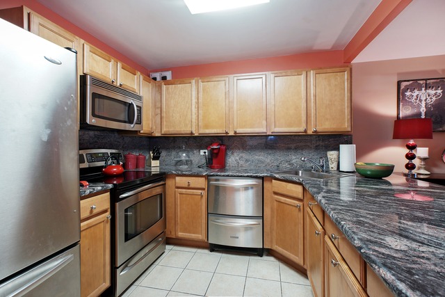 525 W Hawthorne Pl #504, Chicago, IL 60657 photo 5