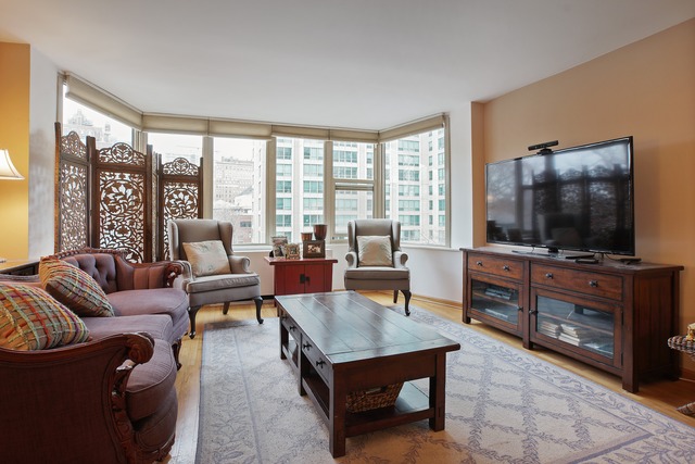 525 W Hawthorne Pl #504, Chicago, IL 60657 photo 3
