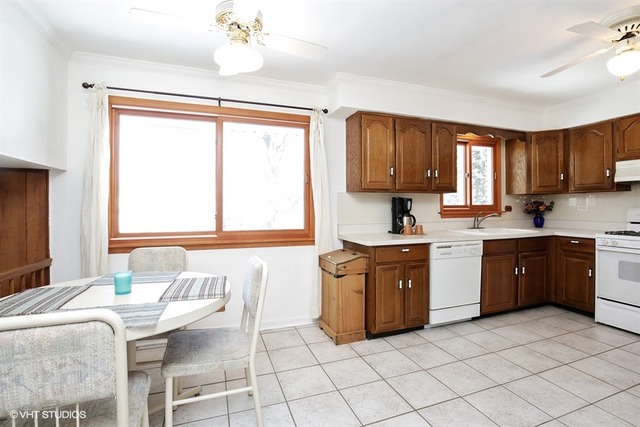 526 E Juniper Dr, Palatine, IL 60074 photo 9