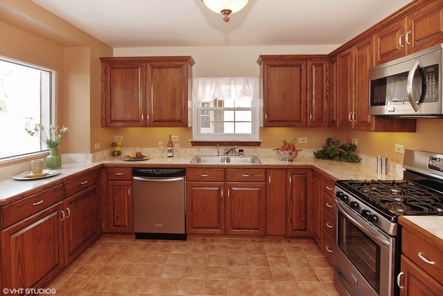 442 Longcommon Rd, Riverside, IL 60546 photo 4