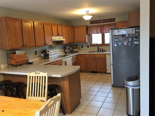 1413 Phyllis Dr, Dixon, IL 61021 photo 3