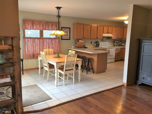 1413 Phyllis Dr, Dixon, IL 61021 photo 5