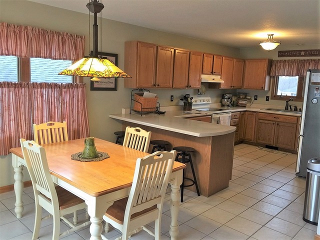 1413 Phyllis Dr, Dixon, IL 61021 photo 4