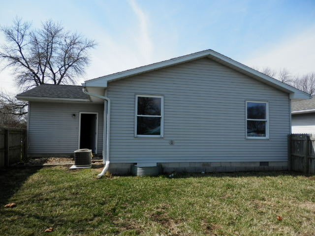 306 N Pine St, Gardner, IL 60424 photo 14