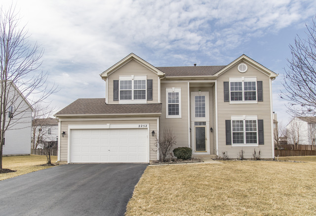 2252 Shiloh Dr, Aurora, IL 60503 photo 1