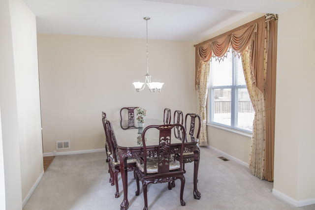 2252 Shiloh Dr, Aurora, IL 60503 photo 4