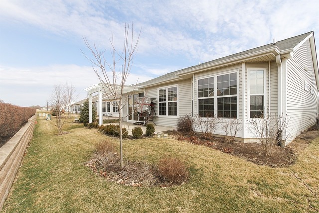 2870 Edgewater Dr, Elgin, IL 60124 photo 24