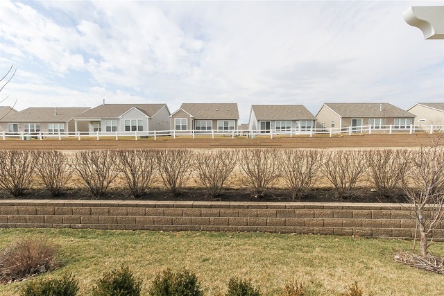 2870 Edgewater Dr, Elgin, IL 60124 photo 23