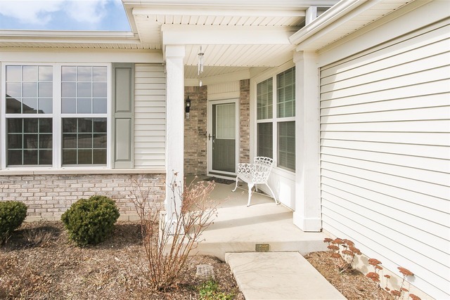 2870 Edgewater Dr, Elgin, IL 60124 photo 7